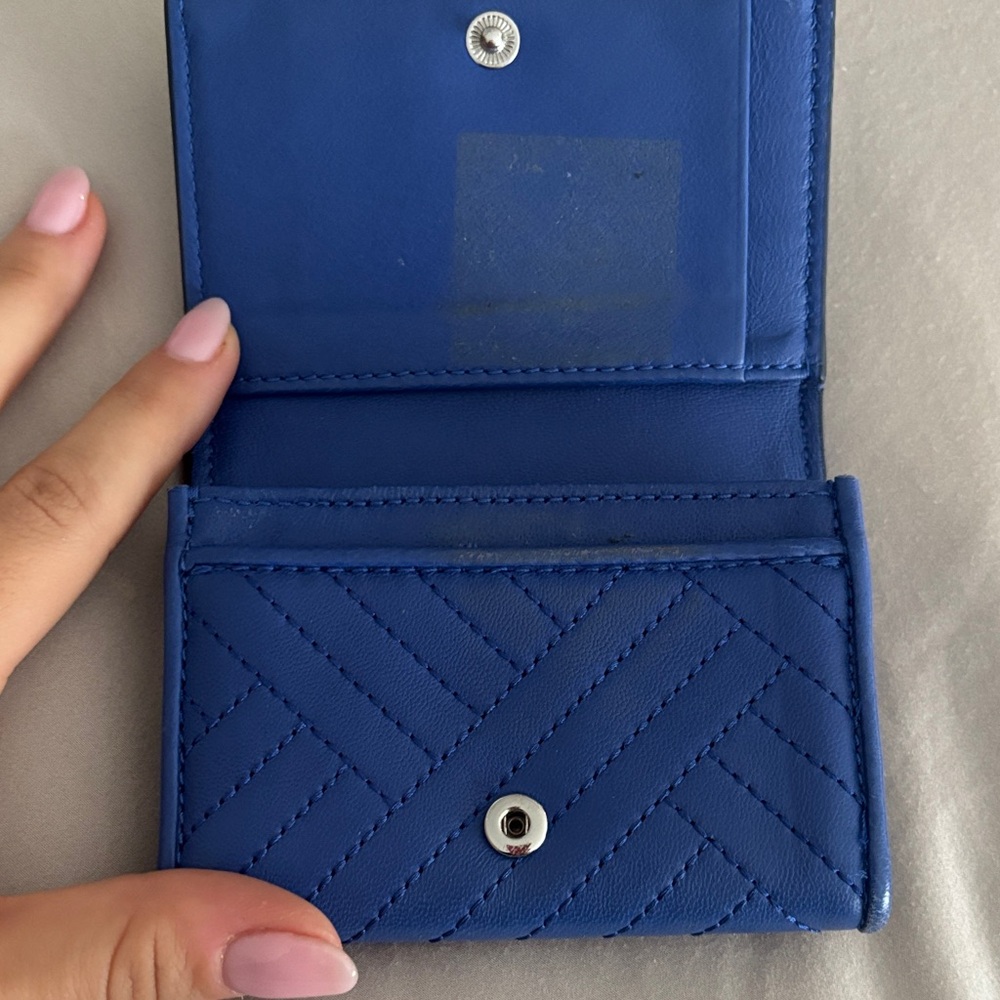 Tory Burch Blue Quilted Card Wallet - Picture 3 of 5